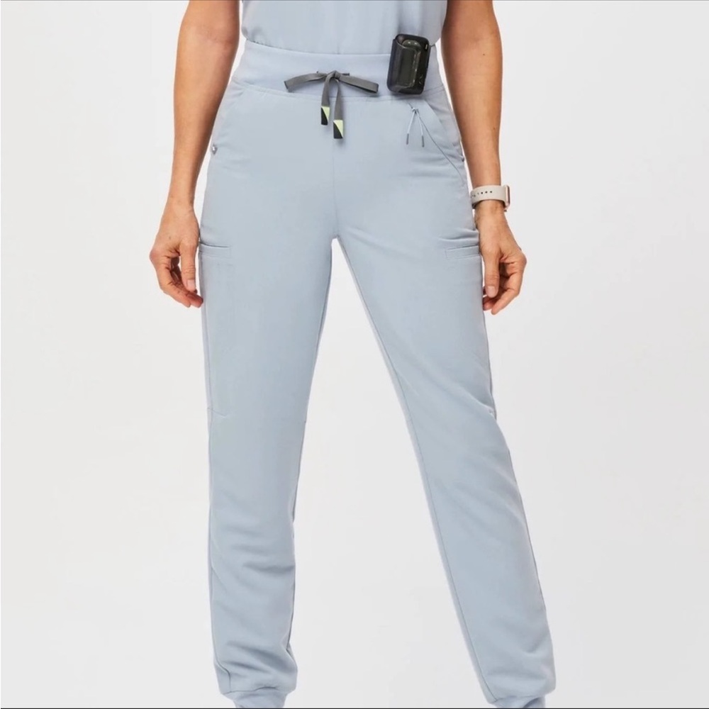 FIGS Clara Jogger Scrub Top